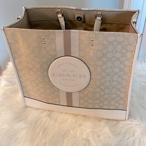 This is a new bag. Never used